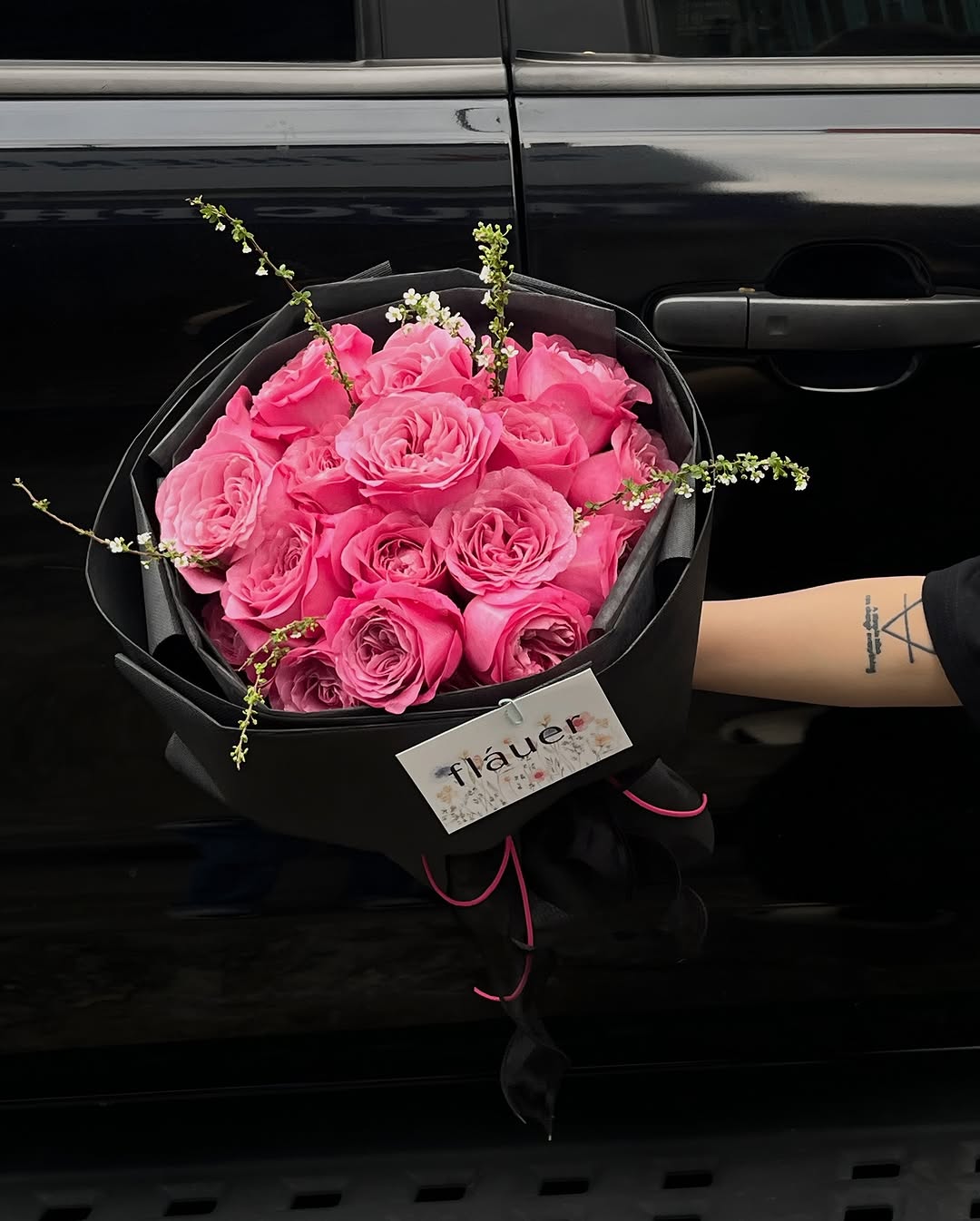 bo-hoa-hong-ecuado-giay-goi-den-2