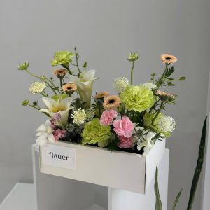 Hộp Hoa Ly Trắng Tone Xanh