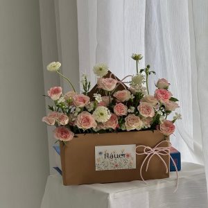 Hộp Thư Hoa Tươi Tone Hồng Trắng